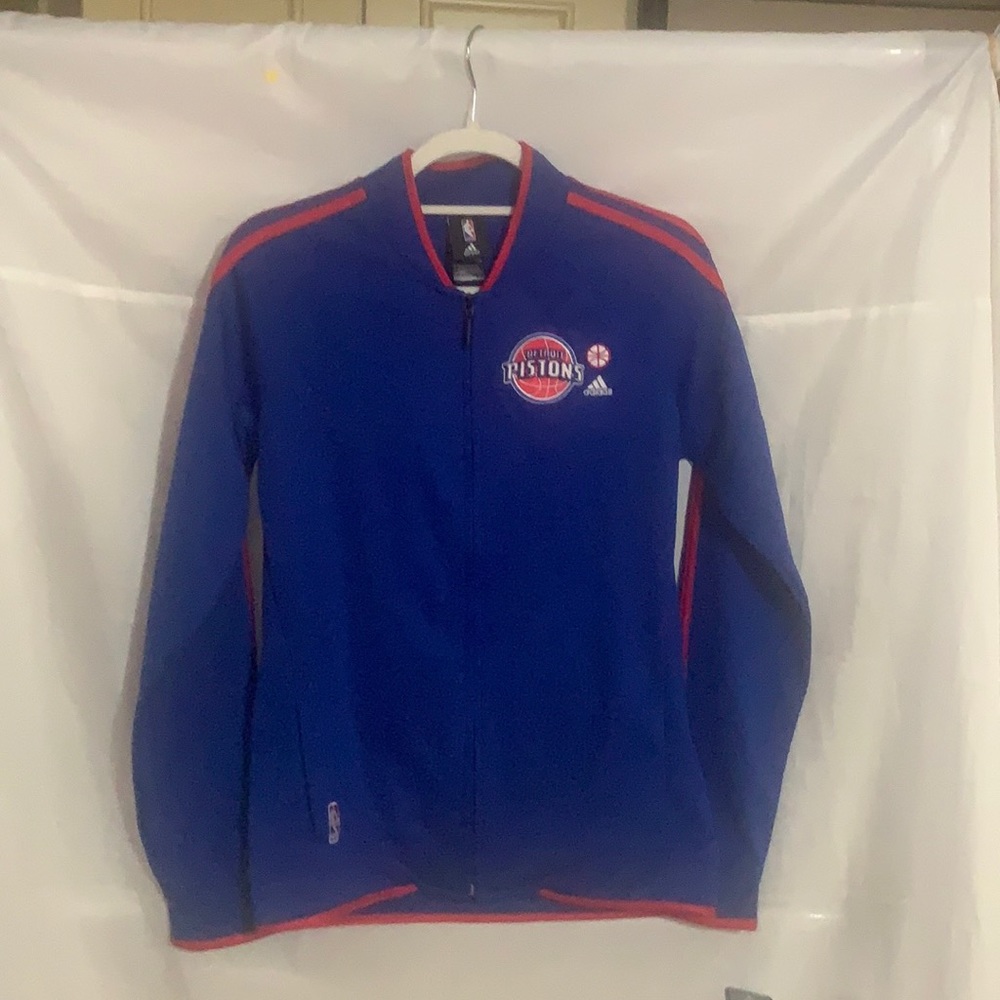 Detroit Pistons Adidas Women’s Jacket, Size M NWT MAKE AN OFFER!!!